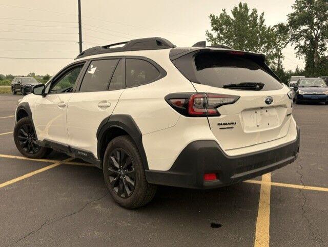 Used 2025 Crystal White Pearl Subaru Onyx Edition image 9