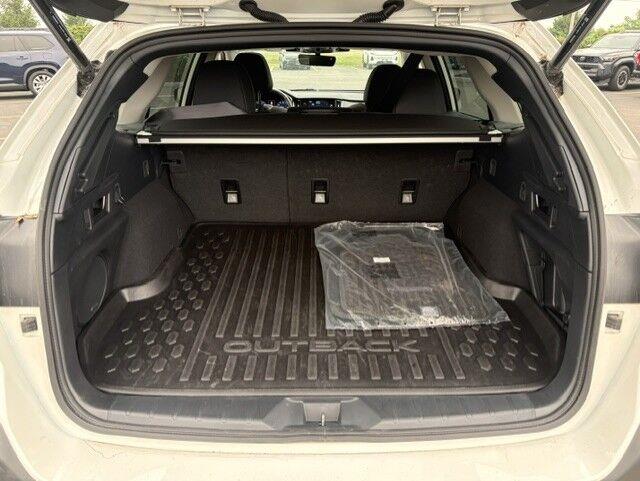 Used 2025 Crystal White Pearl Subaru Onyx Edition image 17