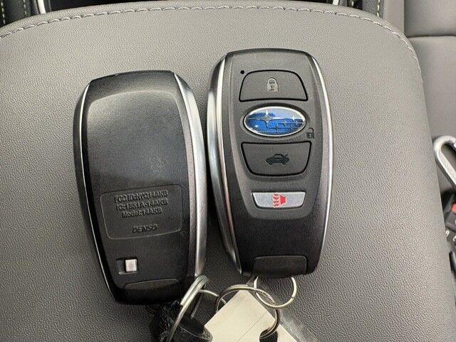 Used 2025 Crystal White Pearl Subaru Onyx Edition image 20