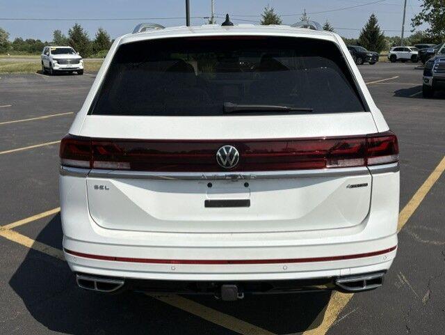 Used 2024 Opal White Pearl Volkswagen 2.0T SEL Premium R-Line image 9