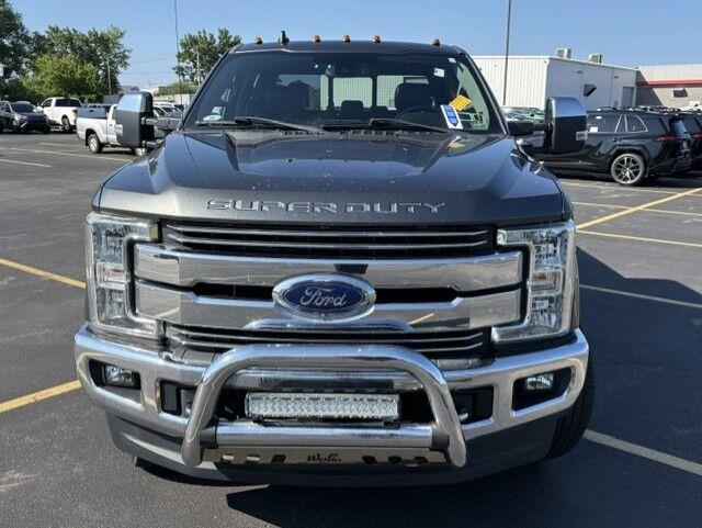 Used 2019 Magnetic Ford LARIAT image 3