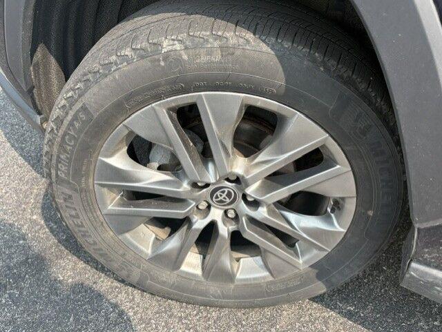 Certified Used 2024 Blueprint Toyota XLE Premium image 15