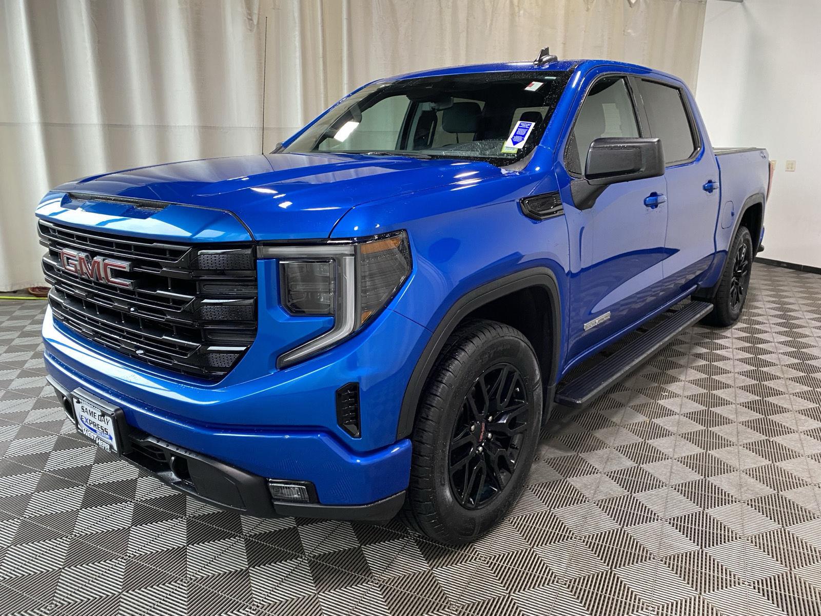 Used 2024 Dynamic Blue Metallic GMC Elevation image 4