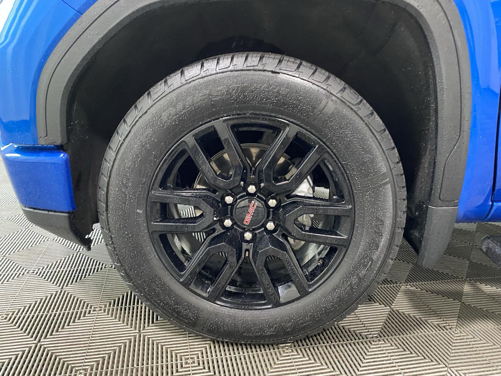 Used 2024 Dynamic Blue Metallic GMC Elevation image 18
