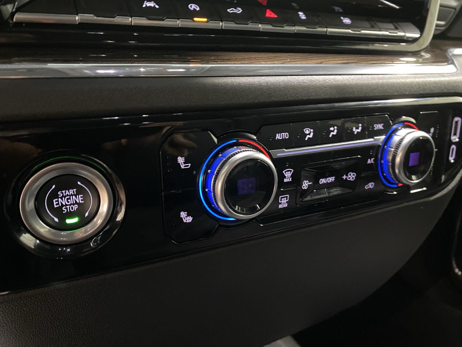 Used 2024 Dynamic Blue Metallic GMC Elevation image 17