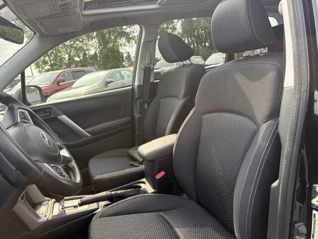 Used 2018 Crystal Black Silica Subaru Premium image 4