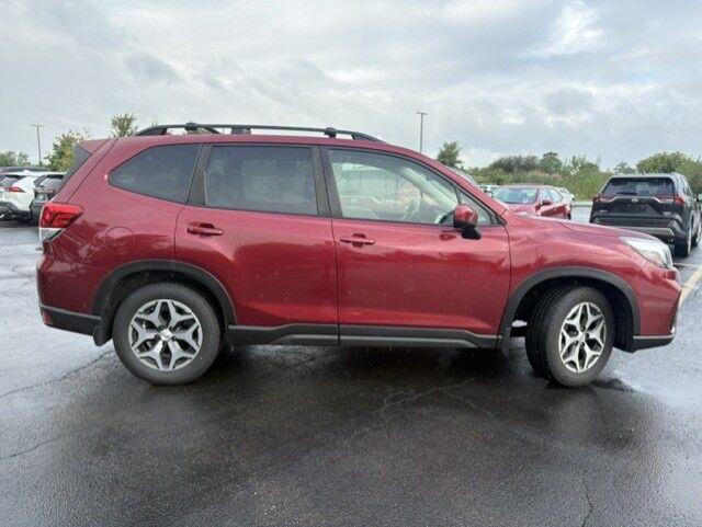 Used 2019 Crimson Red Pearl Subaru Premium image 16