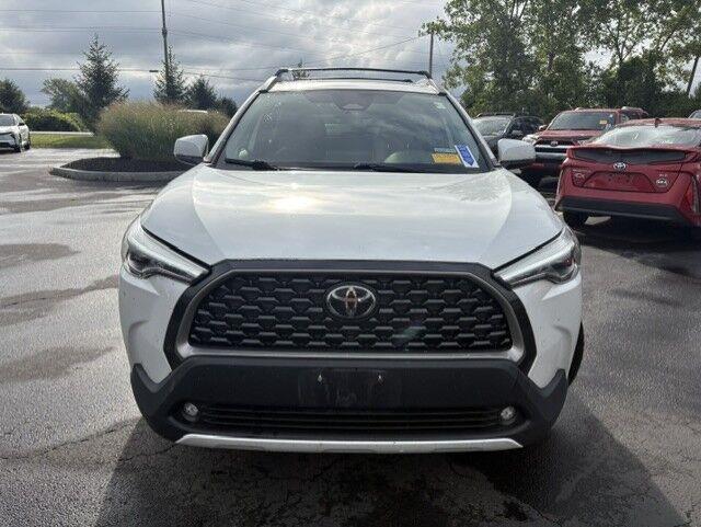Certified Used 2024 Wind Chill Pearl Toyota XLE image 4