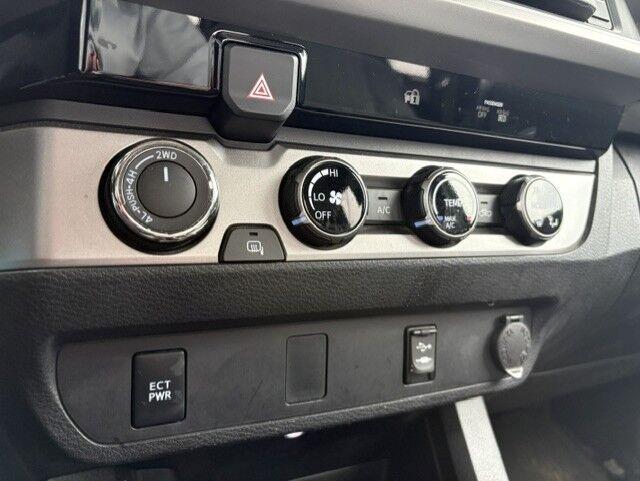 Used 2016 Magnetic Gray Metallic Toyota SR5 V6 image 7