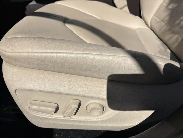 Used 2022 Wind Chill Pearl Toyota XLE image 19