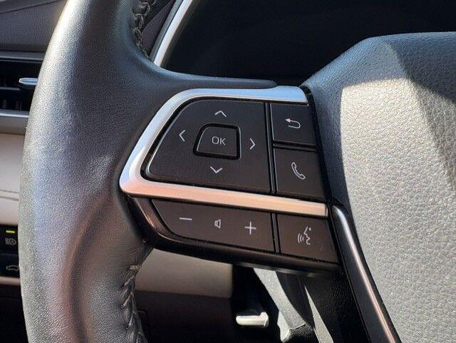 Used 2022 Wind Chill Pearl Toyota XLE image 23