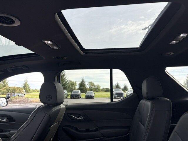 Used 2023 Mosaic Black Metallic Chevrolet RS image 7
