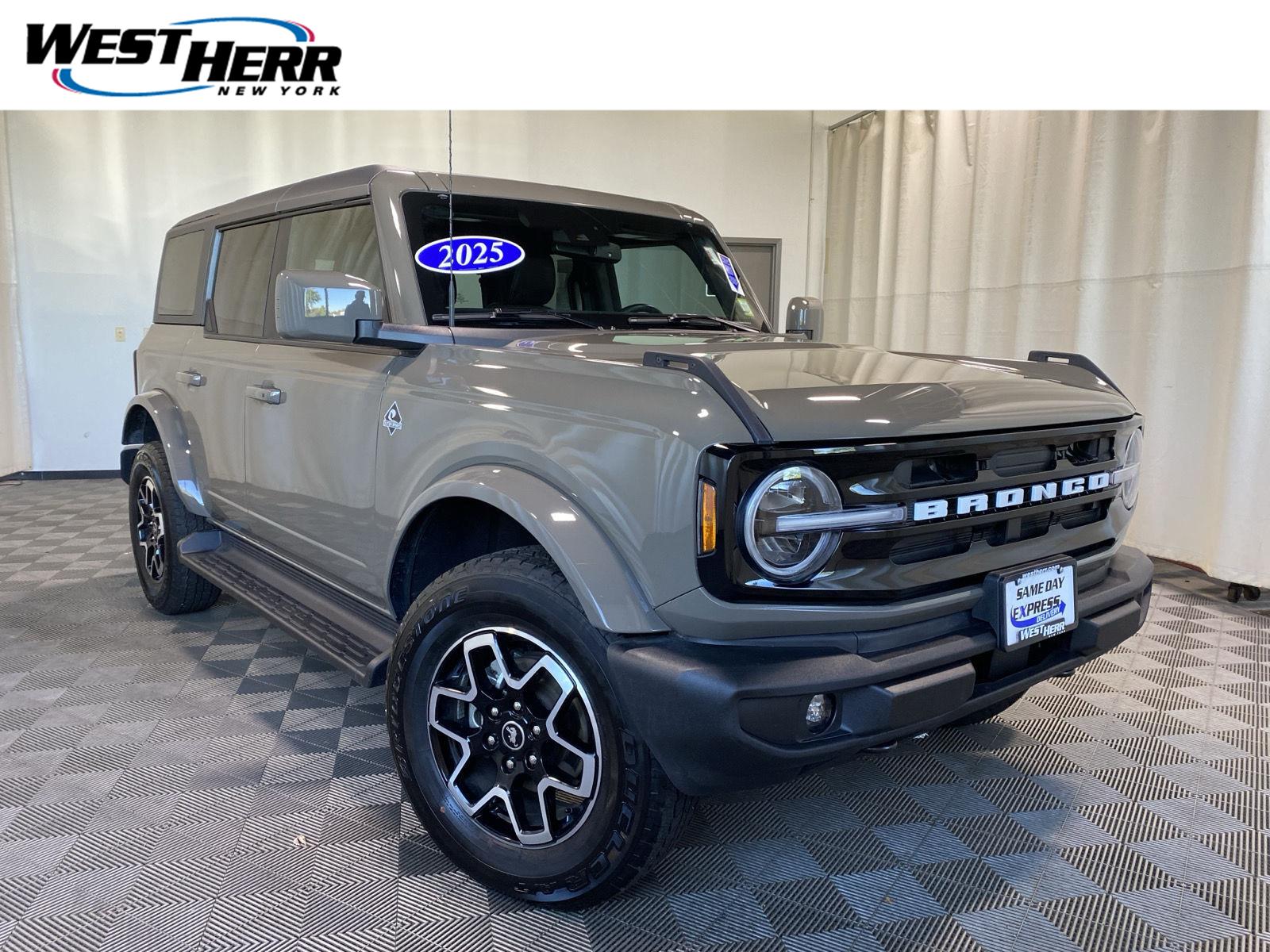 2025 Ford Bronco Outer Banks 4-Door 4WD
