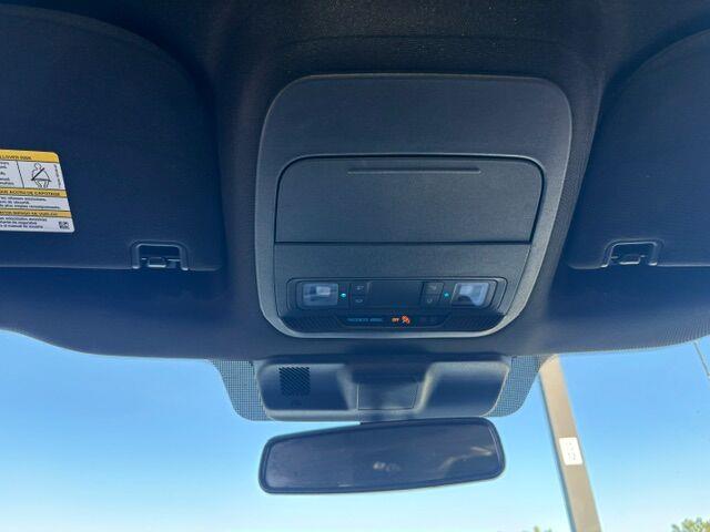 Used 2023 Avalanche Gray Ford XLT image 21