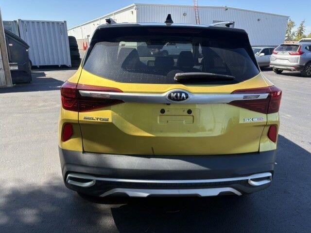 Used 2021 Starbright Yellow/Black Roof Kia SX Turbo image 12