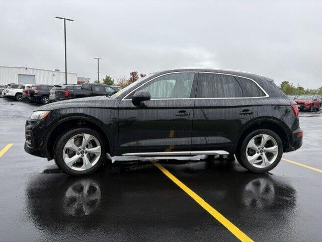 Used 2021 Mythos Black Metallic Audi Premium Plus image 9