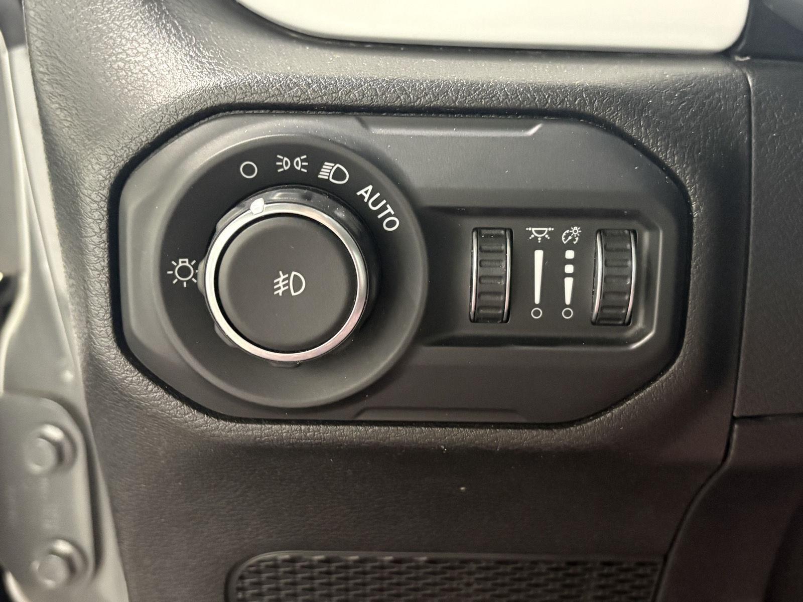 Used 2021 Sting-Gray Clearcoat Jeep Islander image 19