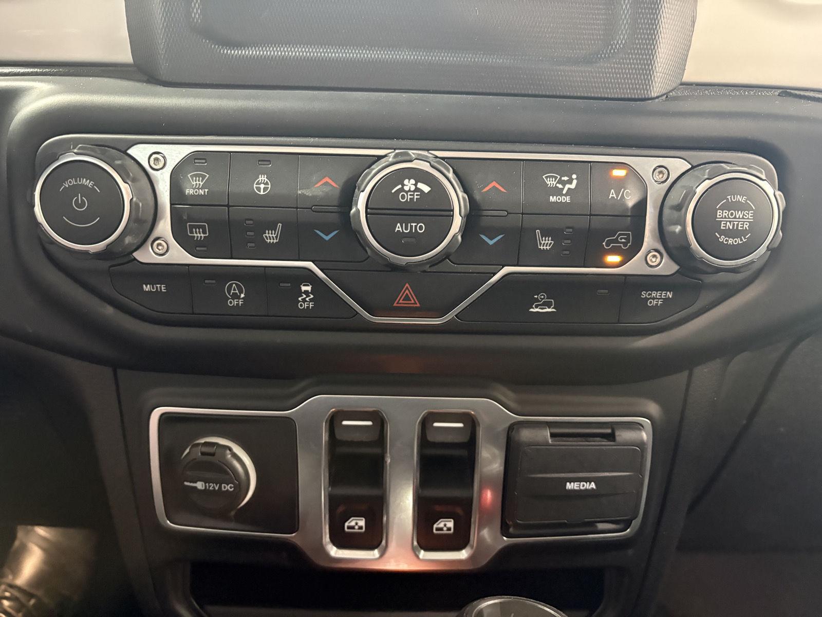 Used 2021 Sting-Gray Clearcoat Jeep Islander image 13