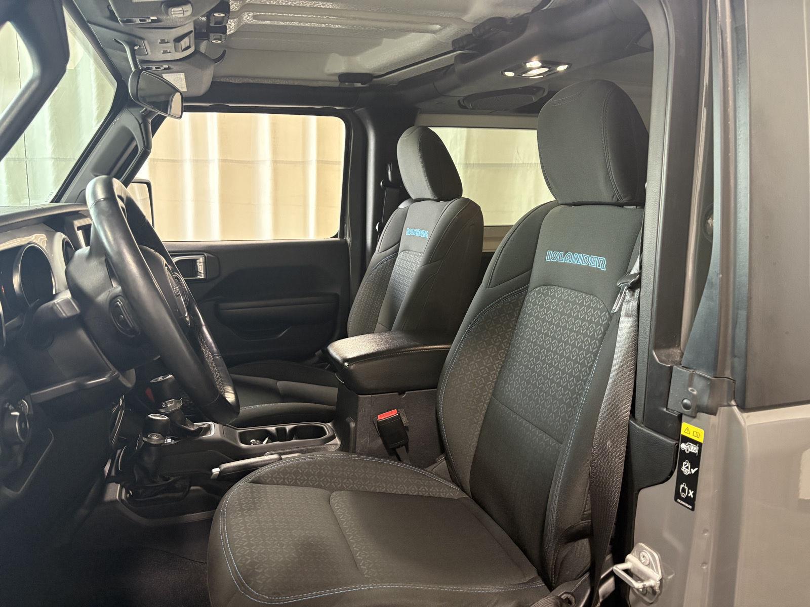 Used 2021 Sting-Gray Clearcoat Jeep Islander image 2