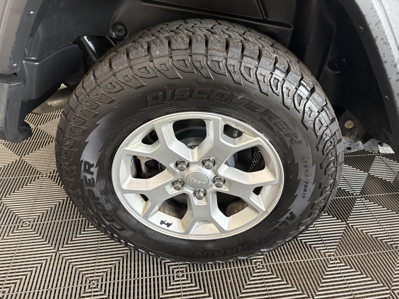 Used 2021 Sting-Gray Clearcoat Jeep Islander image 18