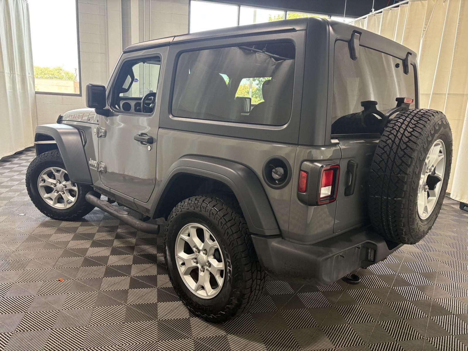 Used 2021 Sting-Gray Clearcoat Jeep Islander image 10