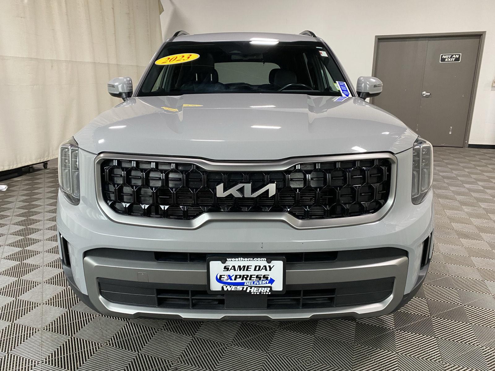 Used 2023 Wolf Gray Kia EX X-Line image 4