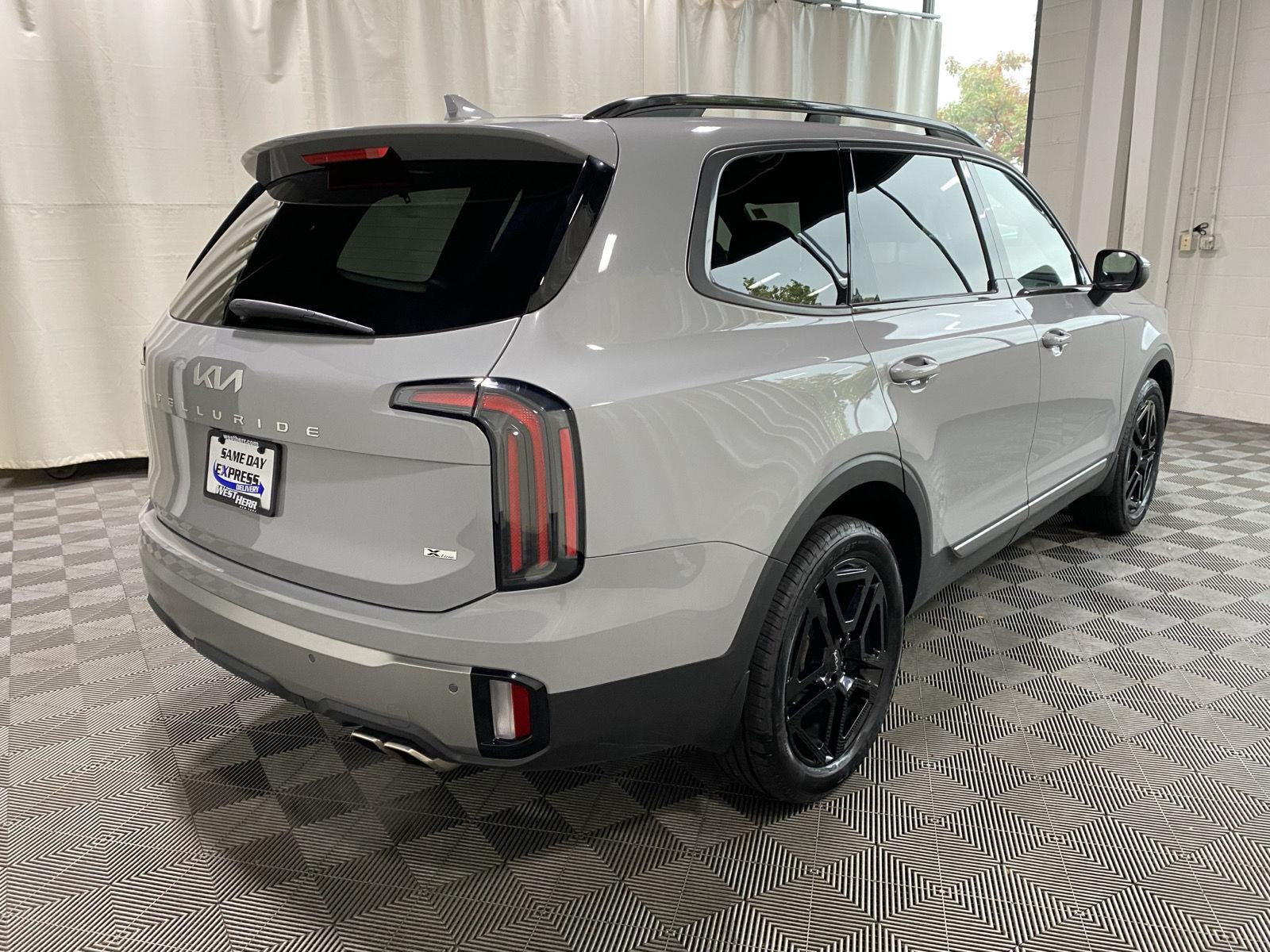 Used 2023 Wolf Gray Kia EX X-Line image 14