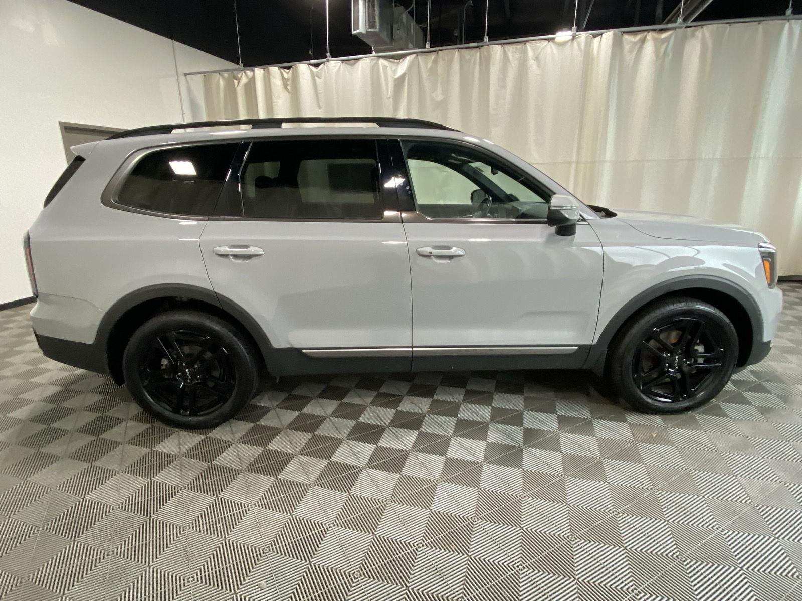 Used 2023 Wolf Gray Kia EX X-Line image 16