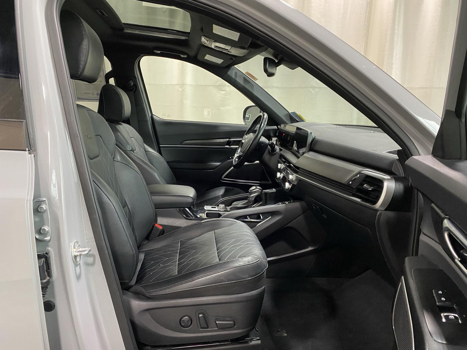 Used 2023 Wolf Gray Kia EX X-Line image 15