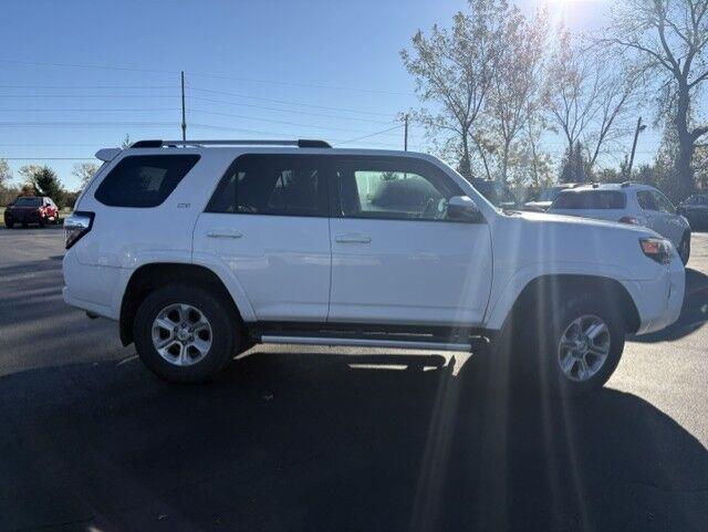 Used 2019 Super White Toyota SR5 image 17