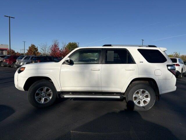 Used 2019 Super White Toyota SR5 image 9
