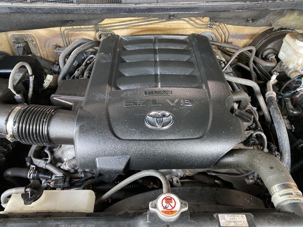 Used 2018 Quicksand Toyota SR5 image 15
