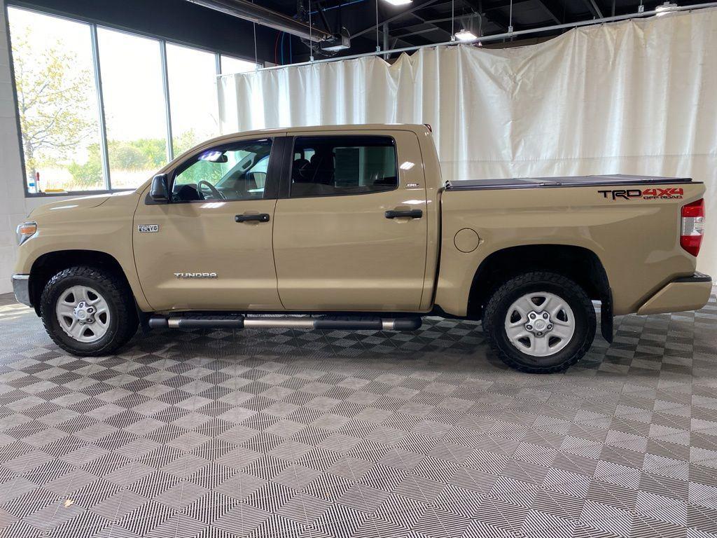 Used 2018 Quicksand Toyota SR5 image 7