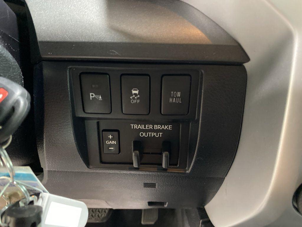 Used 2018 Quicksand Toyota SR5 image 12