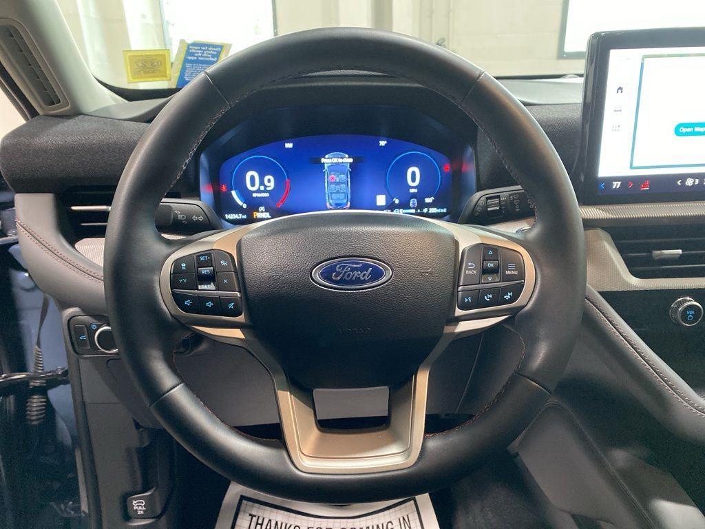Used 2025 Vapor Blue Ford Active image 27