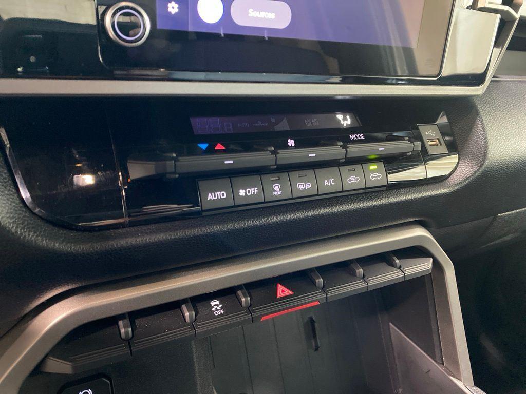 Used 2025 Ice Toyota SR5 image 17