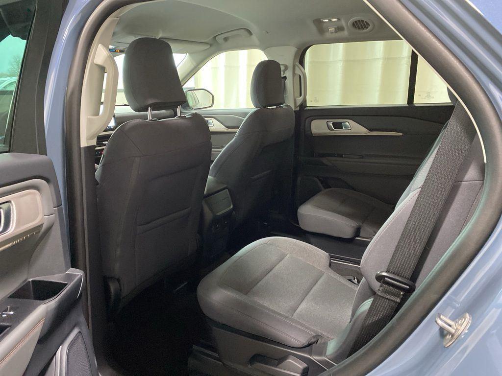 Used 2025 Vapor Blue Ford Active image 10