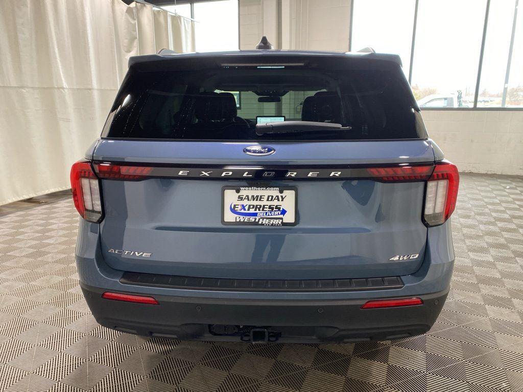 Used 2025 Vapor Blue Ford Active image 11