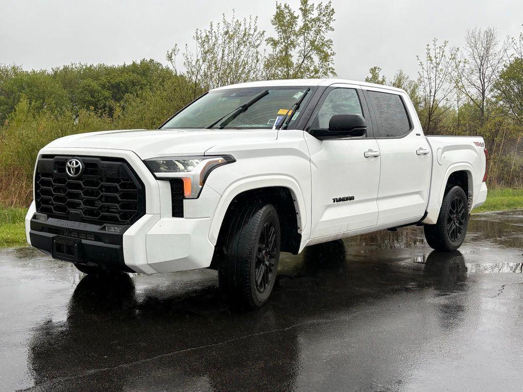 Used 2023 Ice Toyota SR5 image 3