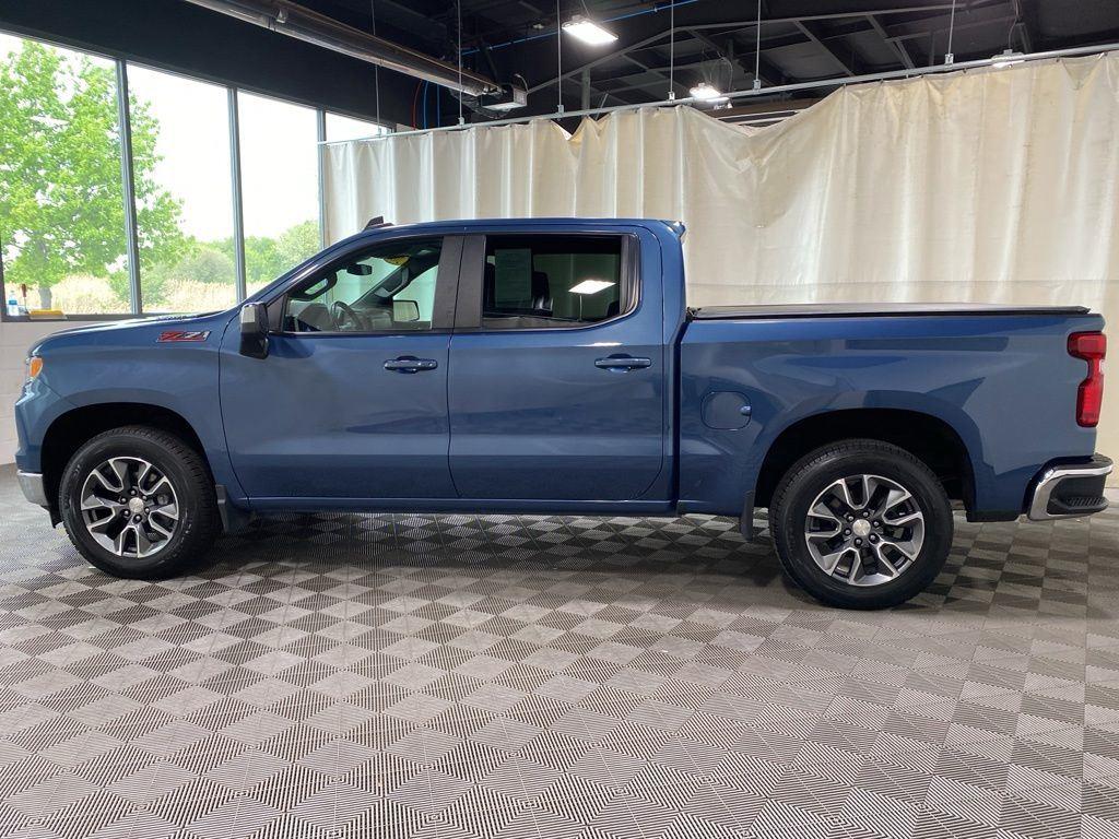 Used 2024 Lakeshore Blue Chevrolet LT image 7