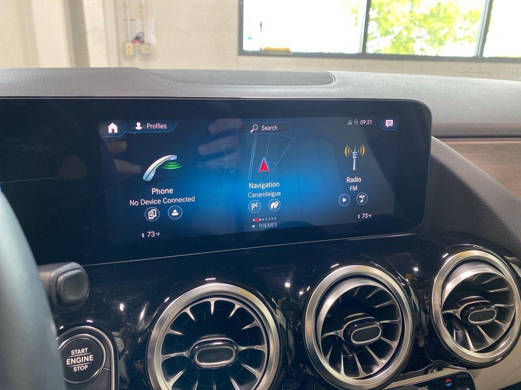 Used 2022 Polar White Mercedes-Benz GLA 250 image 12