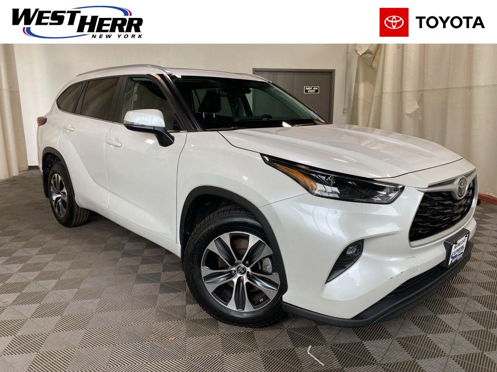 2023 Toyota Highlander XLE AWD   