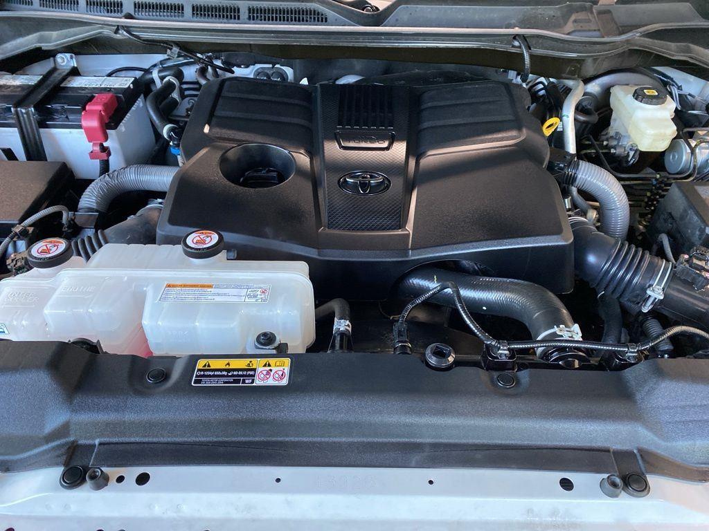 Used 2025 Ice Toyota SR5 image 17