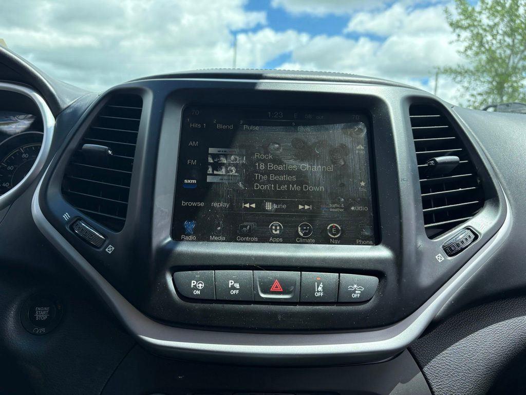Used 2017 Deep Cherry Red Crystal Pearlc Jeep Overland image 10