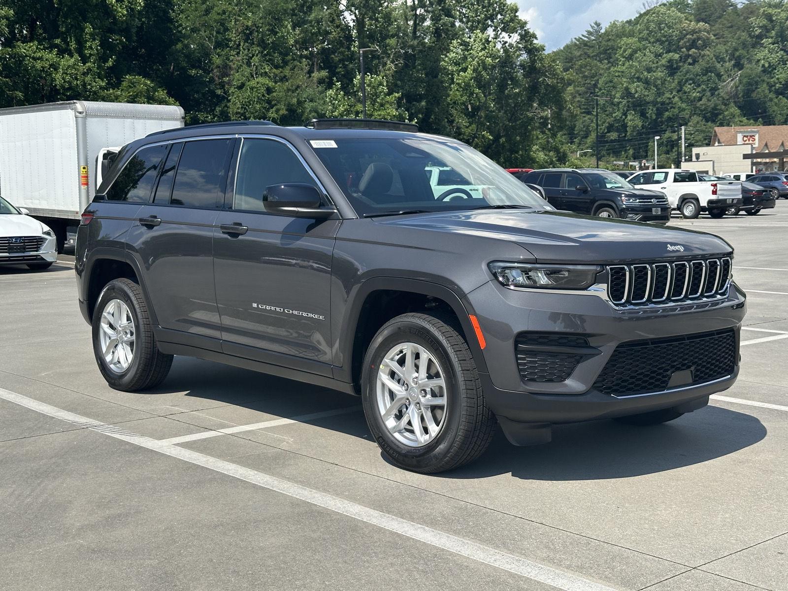 2026 Jeep Grand Cherokee Laredo