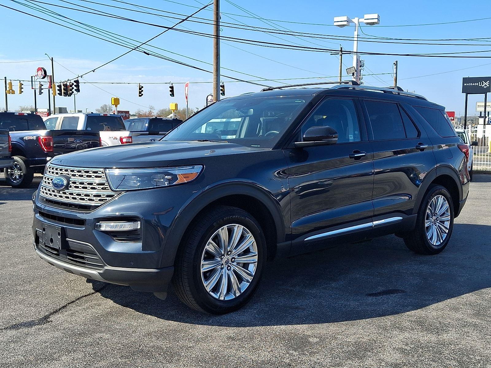 View vehicle photo 3