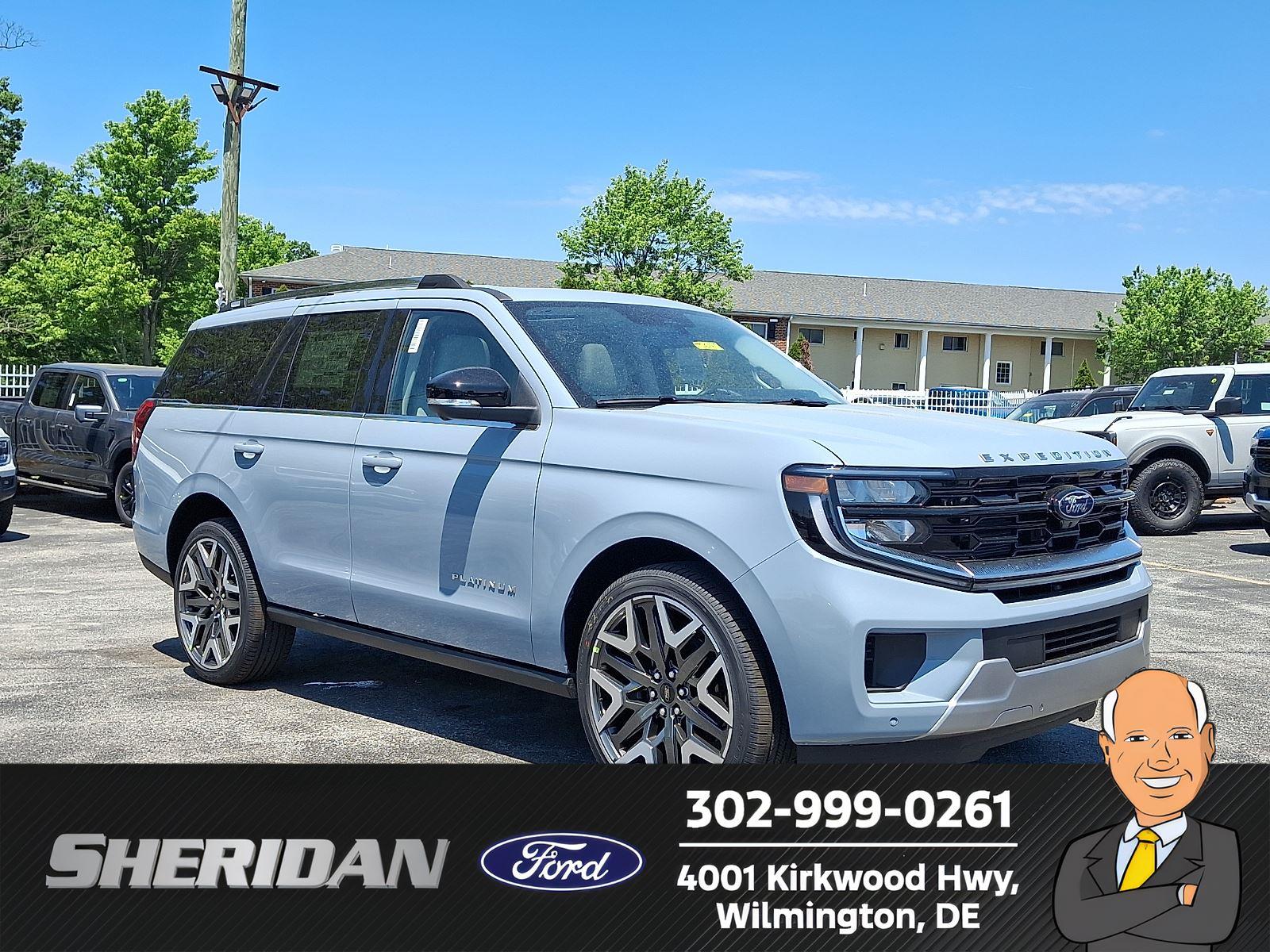 Glacier Gray Metallic Tri-Coat 2026 Ford Expedition SUV / Crossover Four-Wheel Drive Automatic