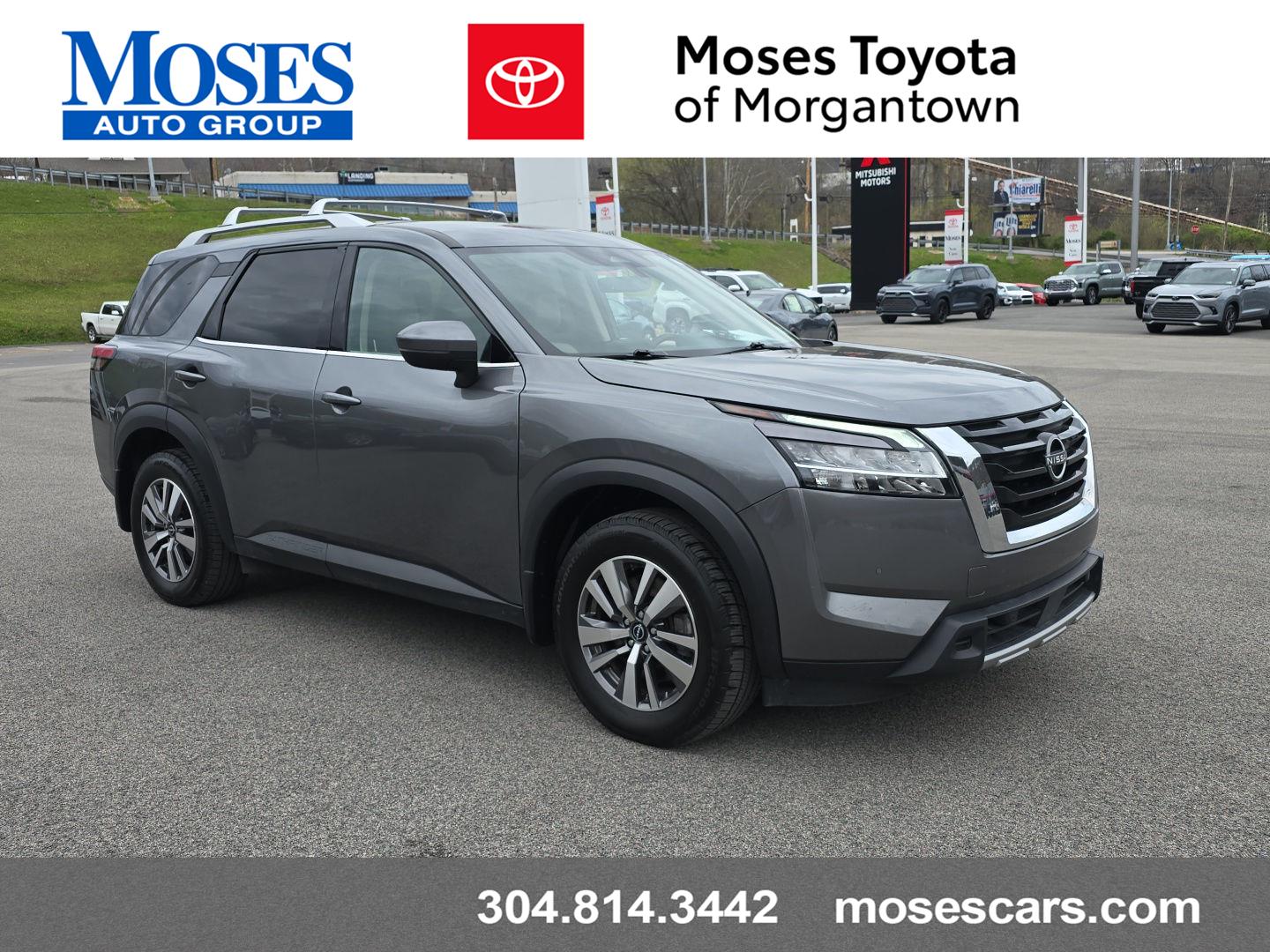Gray (Gun Metallic) 2023 Nissan Pathfinder SL 4WD SUV / Crossover All-Wheel Drive Automatic