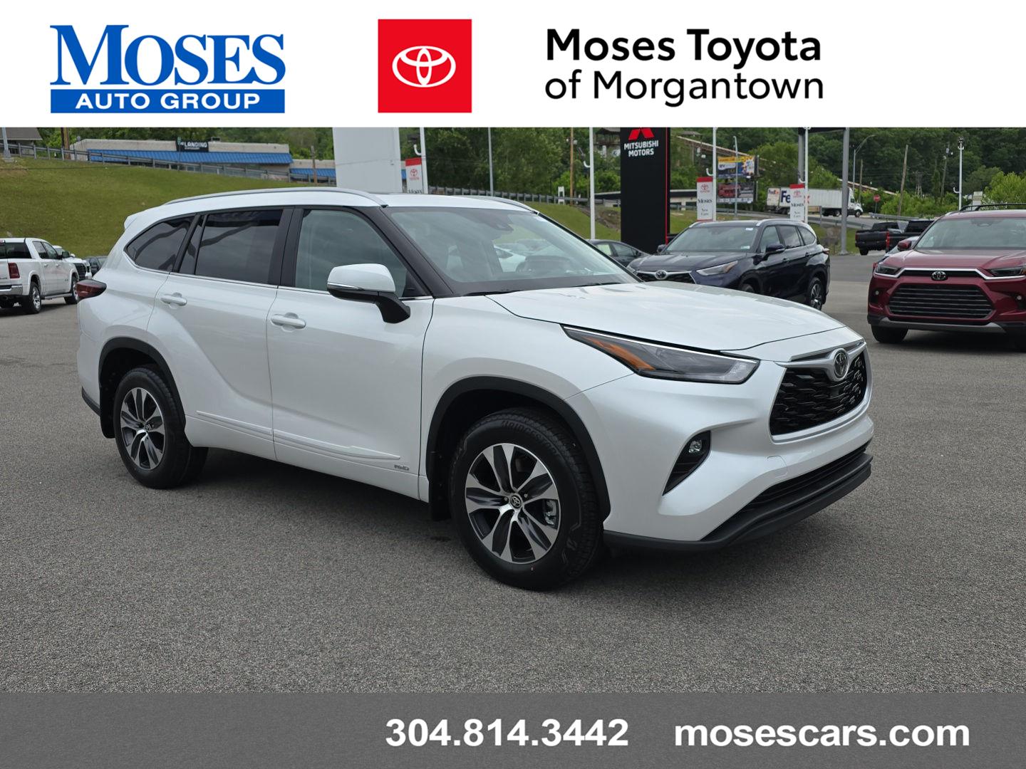 White (Wind Chill Pearl) 2026 Toyota Highlander Hybrid XLE AWD SUV / Crossover All-Wheel Drive Continuously Variable Transmission