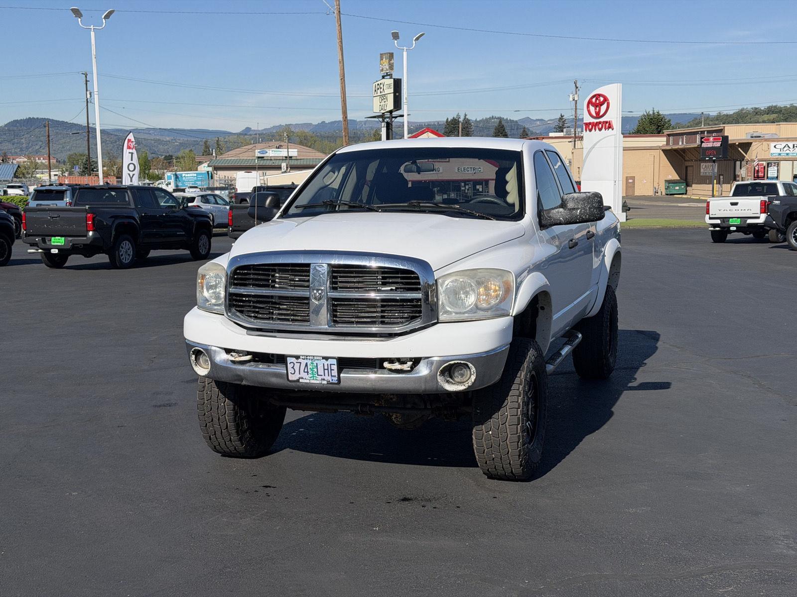 Bright White 2007 Dodge RAM 2500 SLT Quad Cab 4WD Pickup Truck Four-Wheel Drive 6-Speed Automatic Overdrive